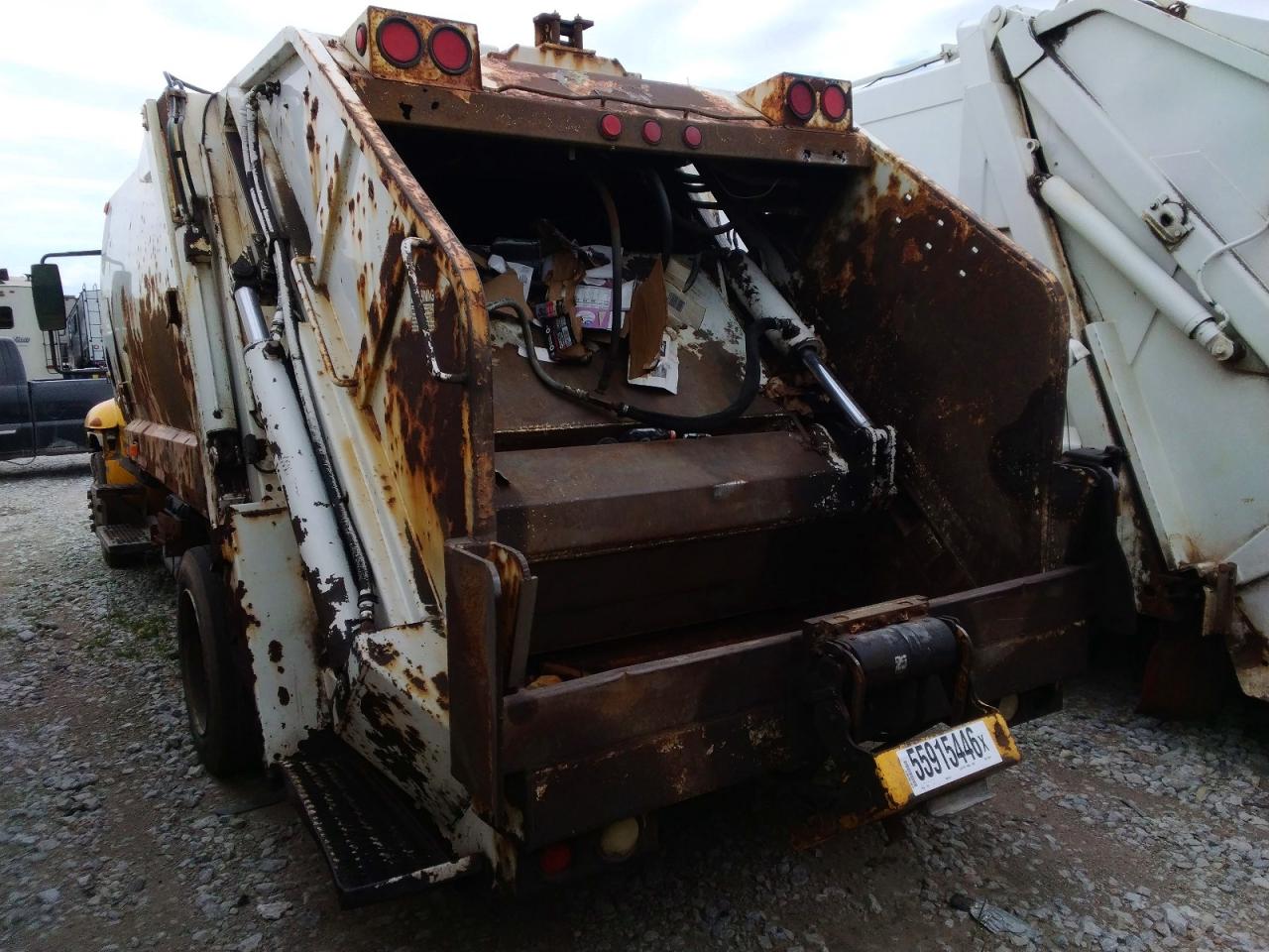 2005 INTERNATIONAL 4000 SERIE