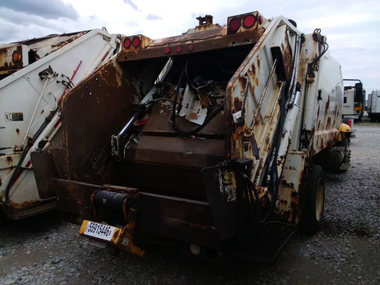 2005 INTERNATIONAL 4000 SERIE