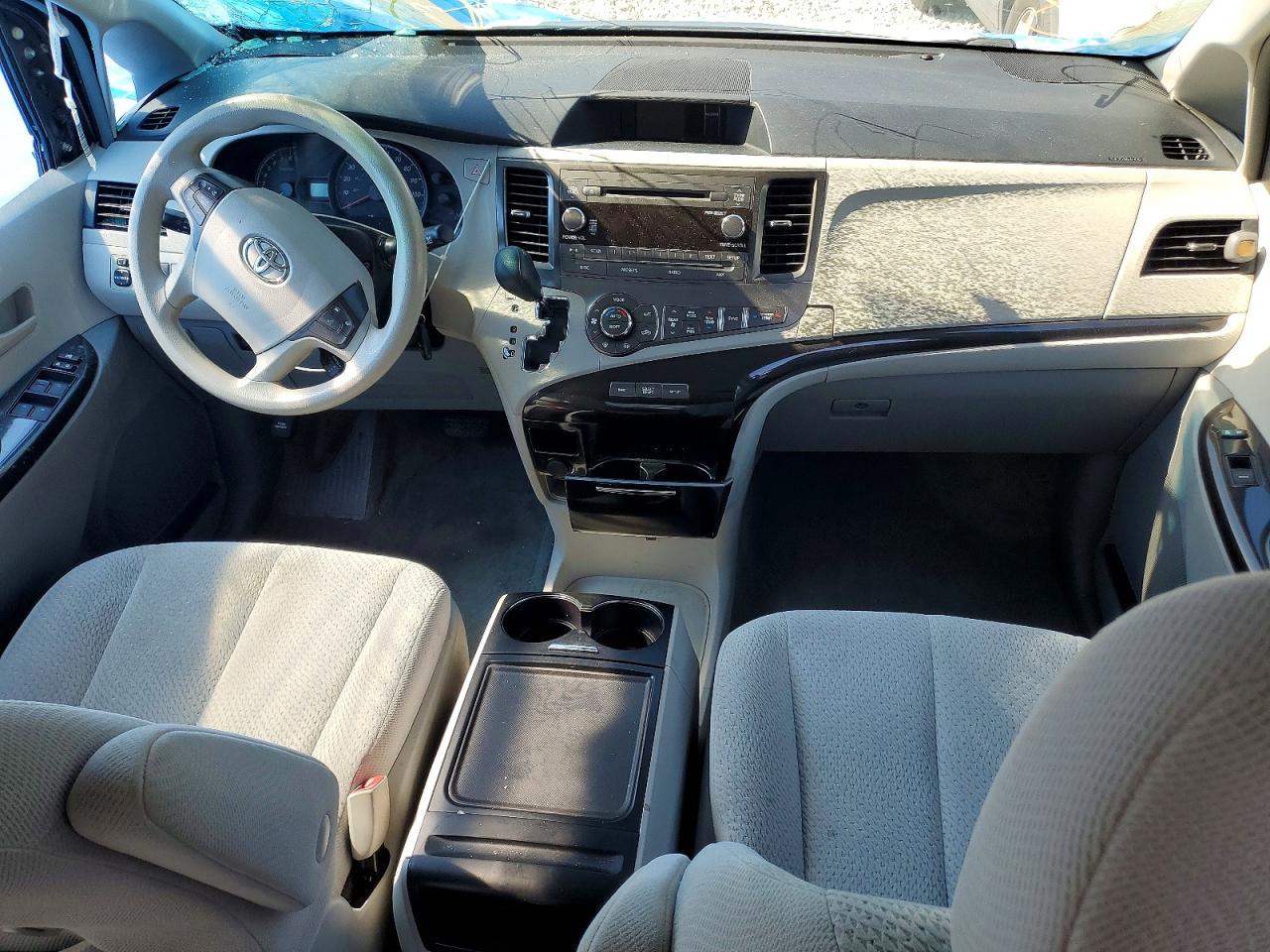 2014 TOYOTA SIENNA