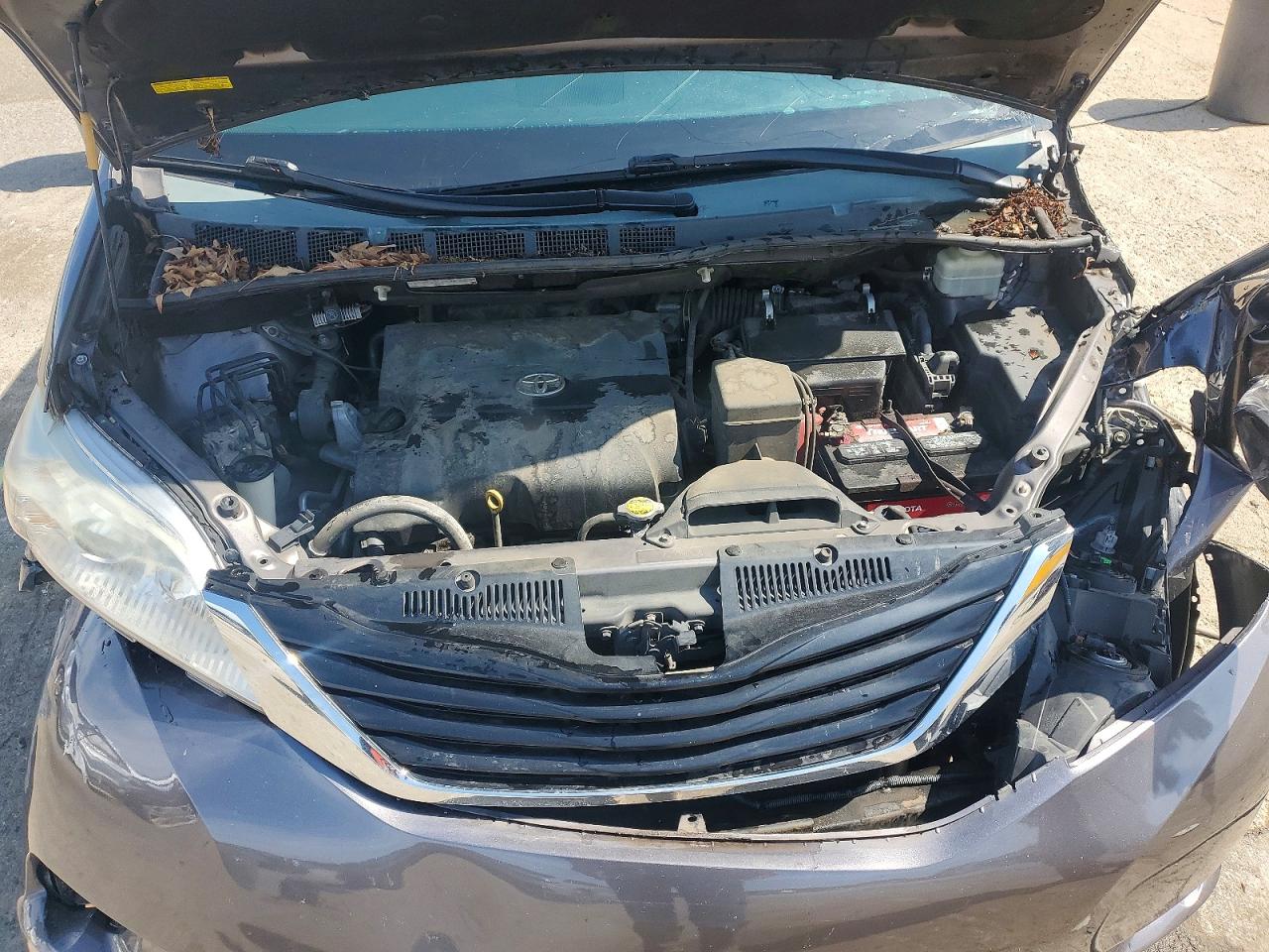 2014 TOYOTA SIENNA