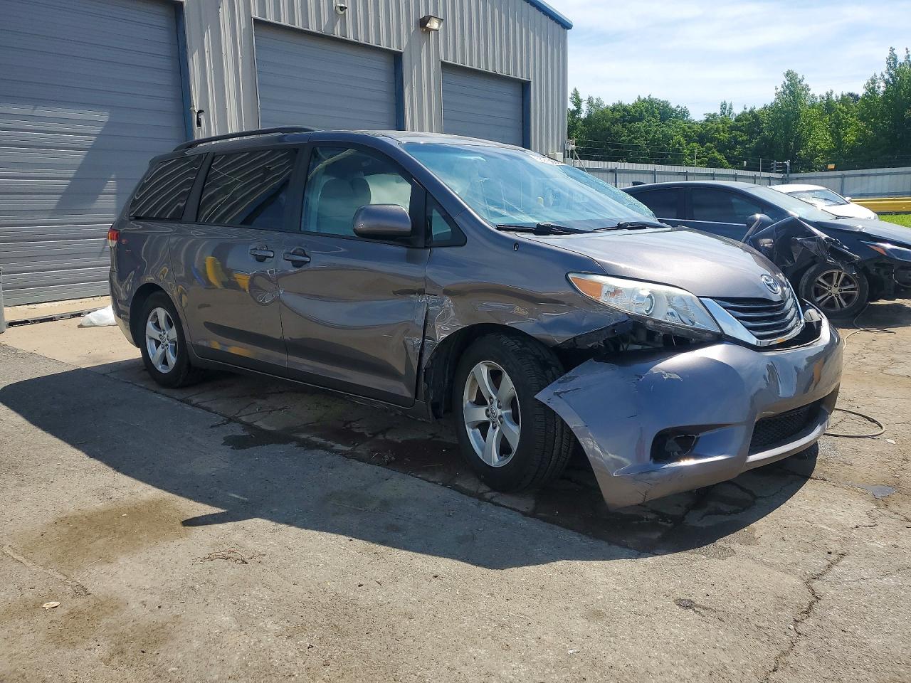 2014 TOYOTA SIENNA