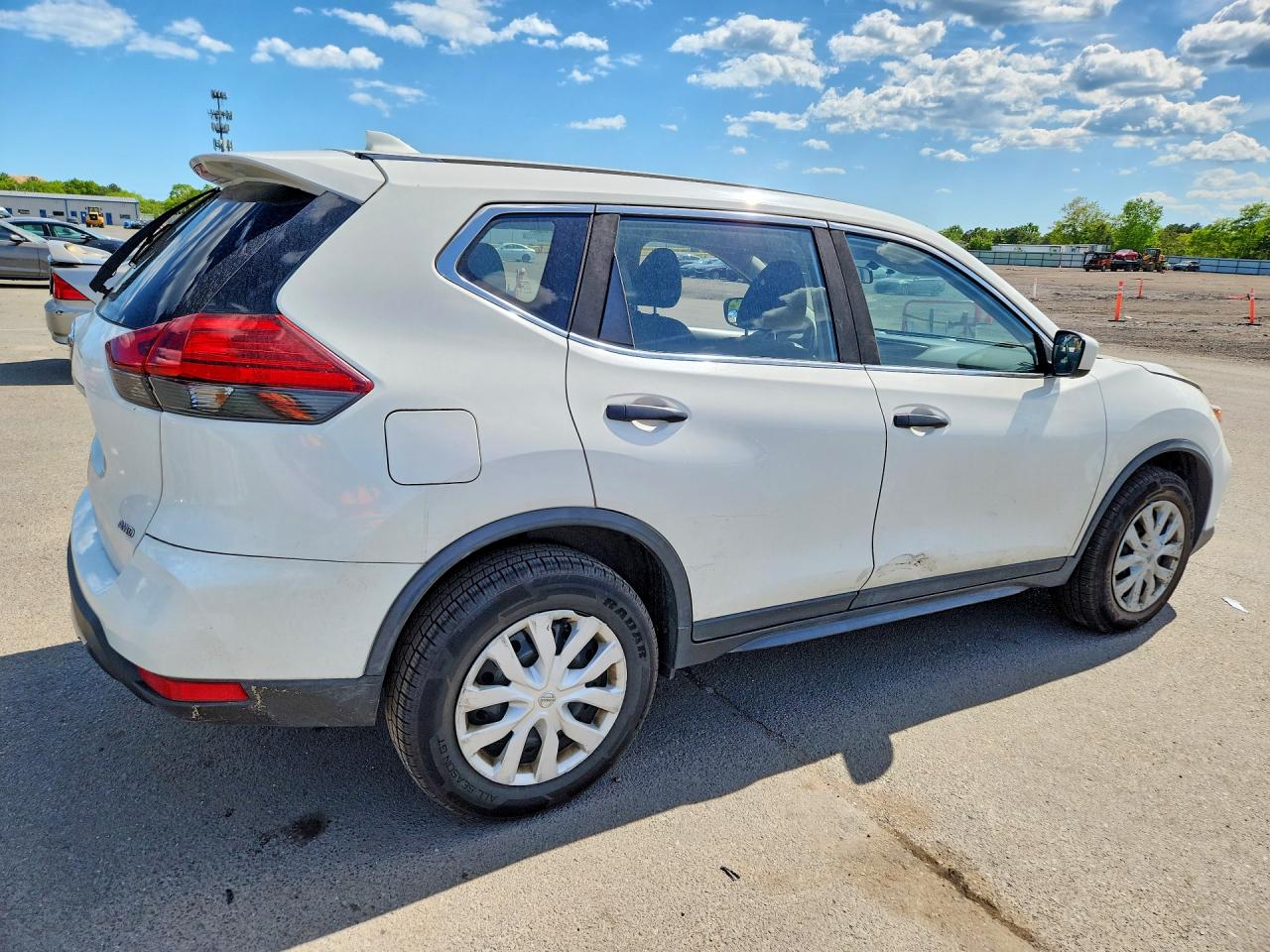 2017 NISSAN ROGUE
