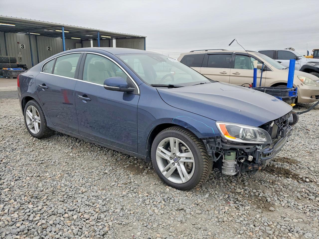 2015 VOLVO S60