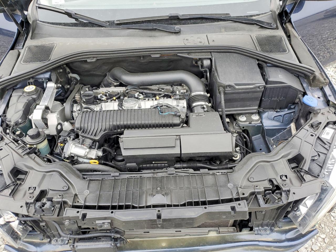 2015 VOLVO S60