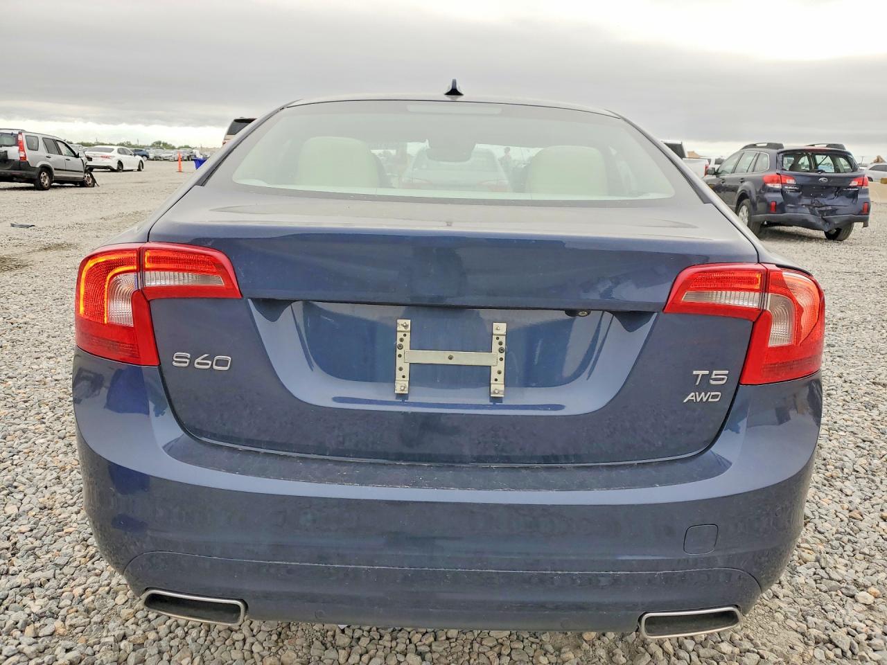 2015 VOLVO S60