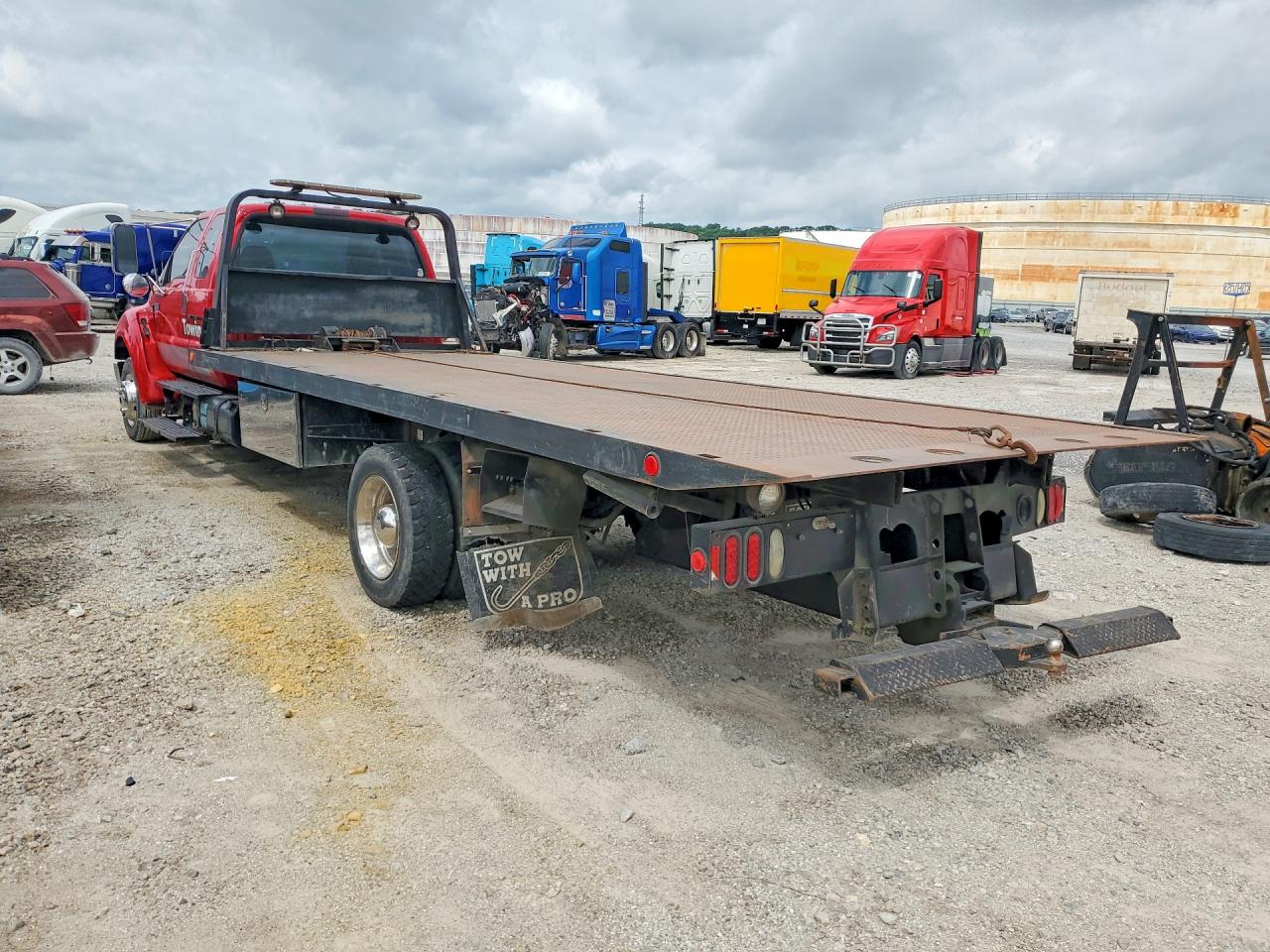 2005 FORD F650