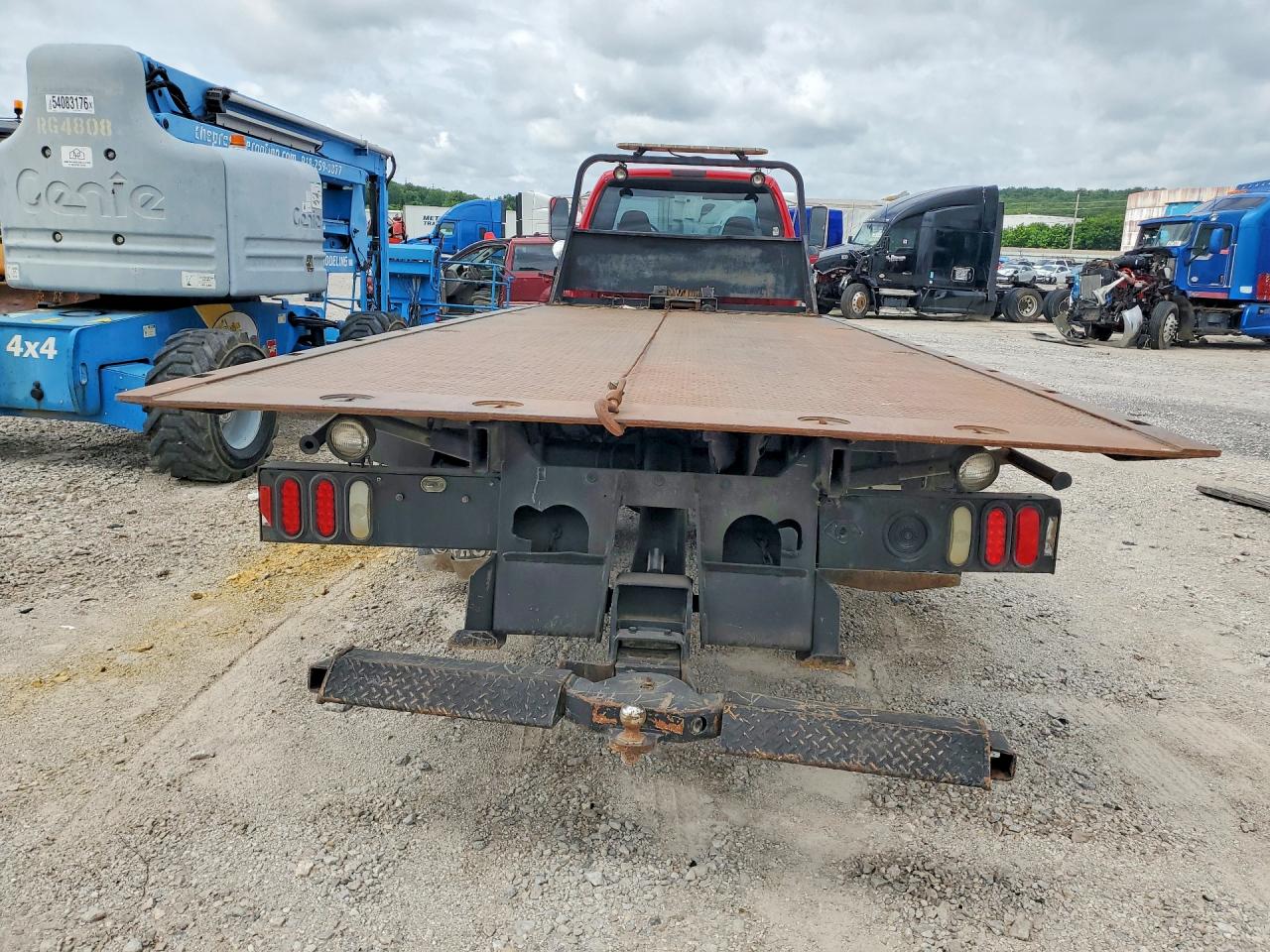 2005 FORD F650