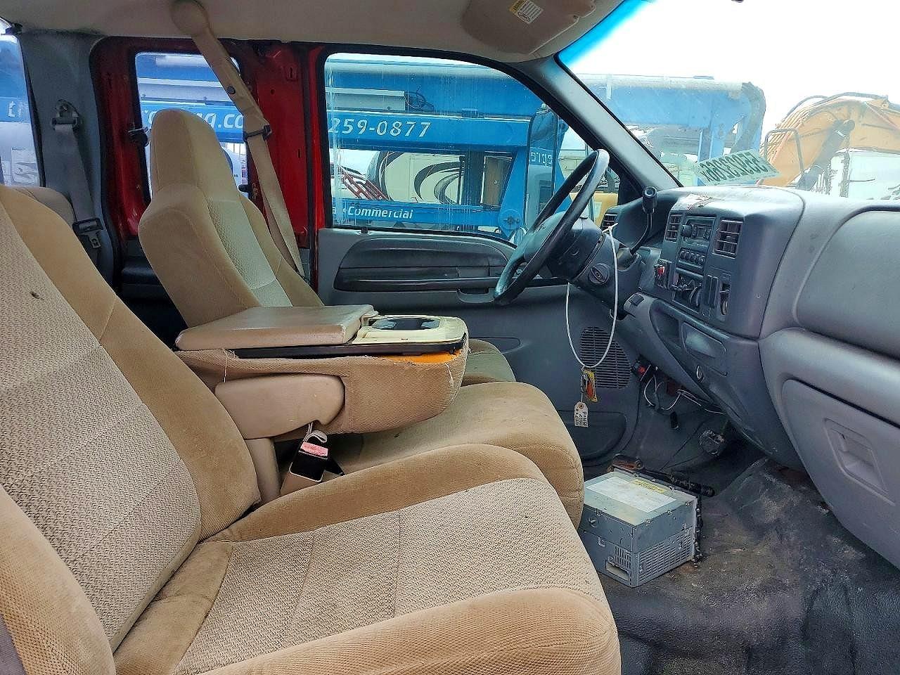2005 FORD F650