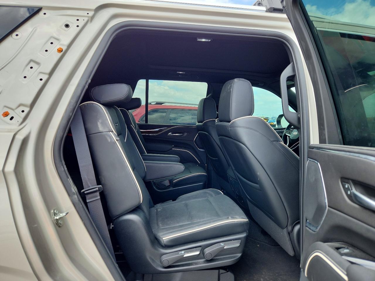 2024 CADILLAC ESCALADE