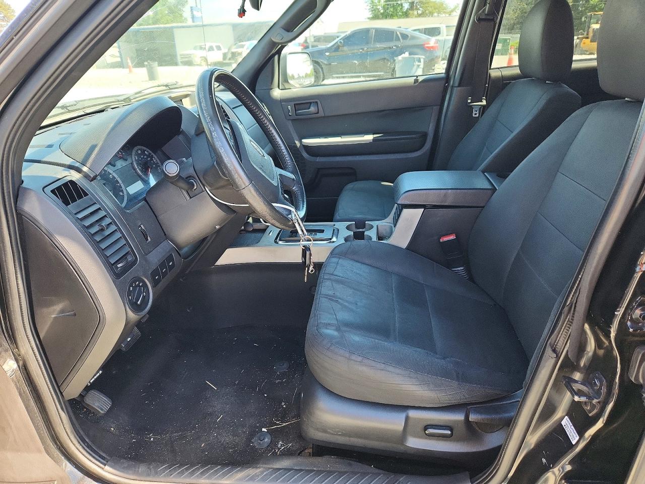 2011 FORD ESCAPE