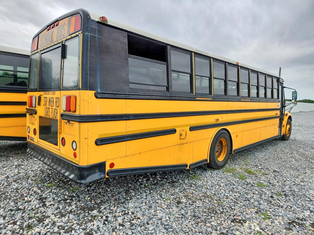 2009 THOMAS SAF-T-LINE