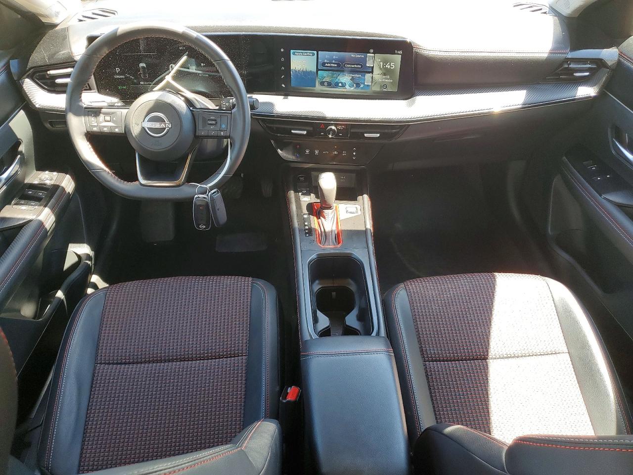 2025 NISSAN KICKS