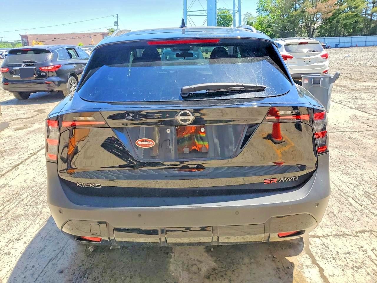 2025 NISSAN KICKS