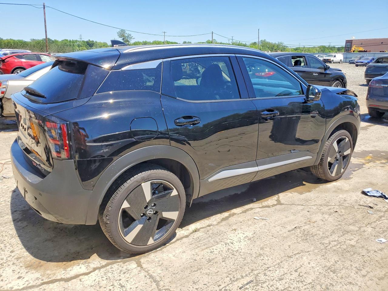 2025 NISSAN KICKS