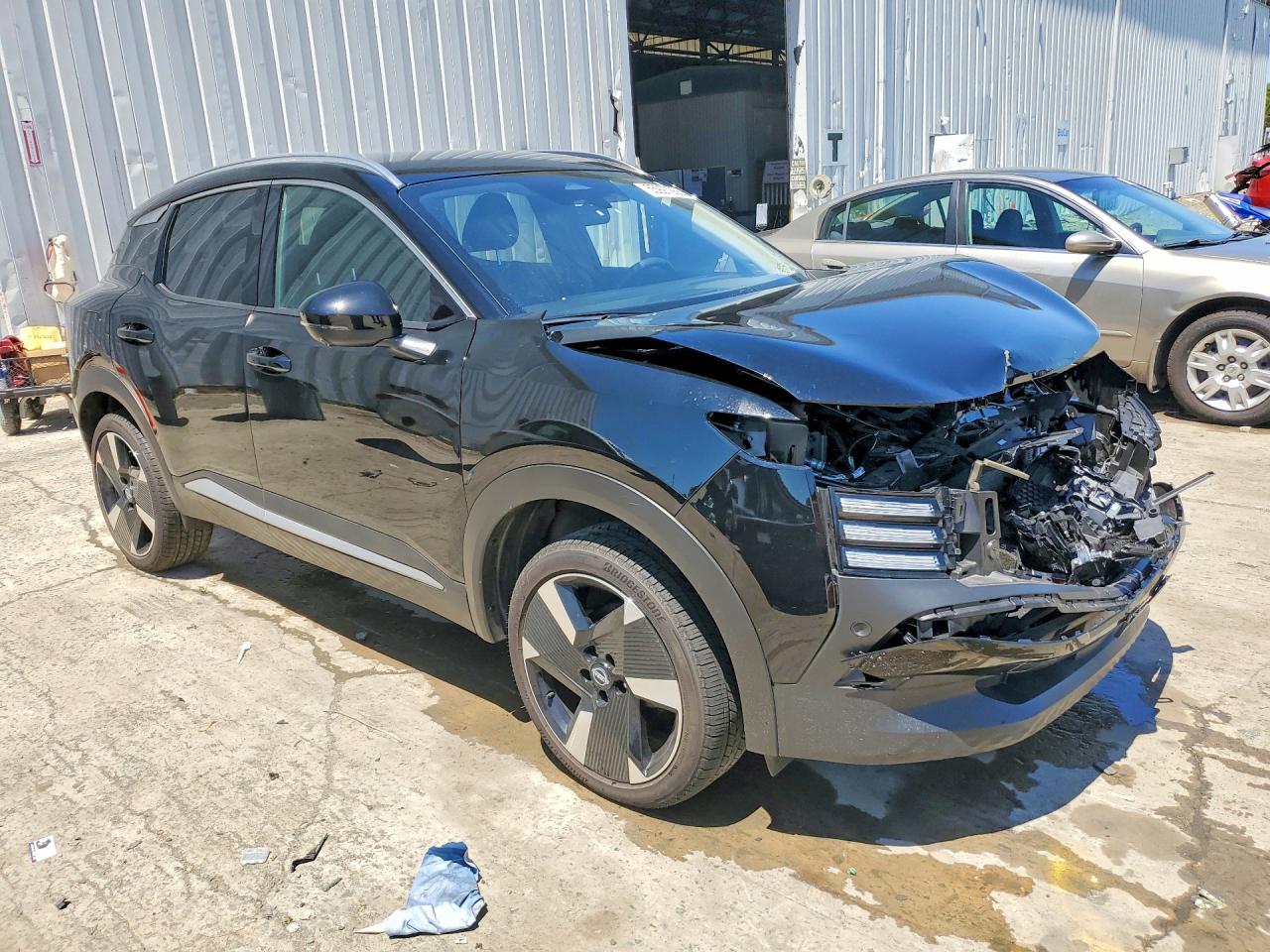 2025 NISSAN KICKS