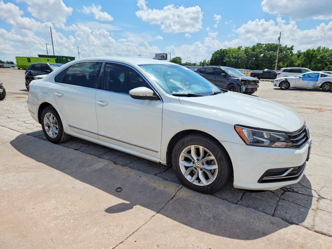2016 VOLKSWAGEN PASSAT