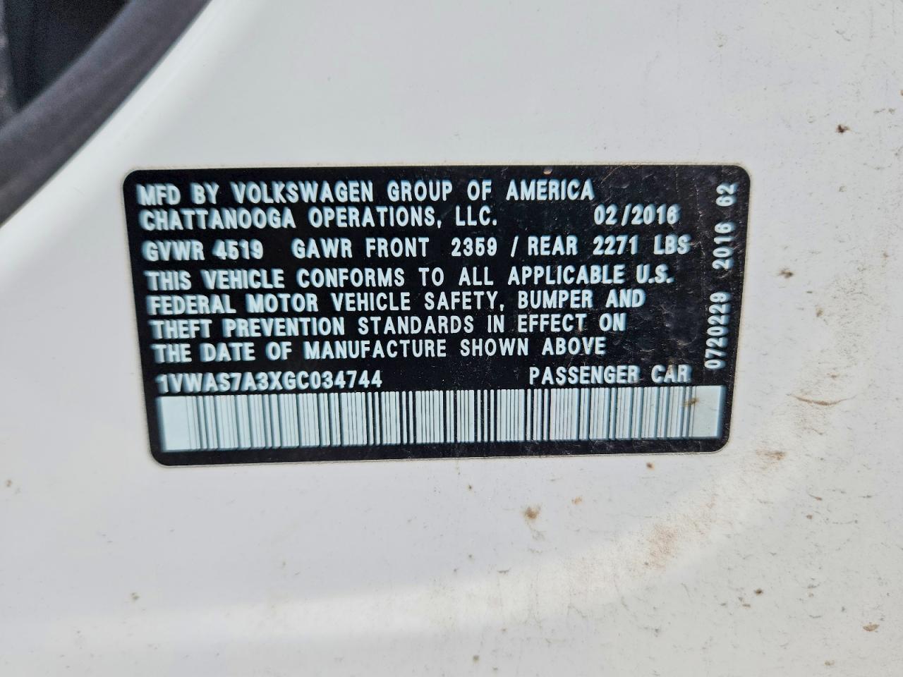 2016 VOLKSWAGEN PASSAT
