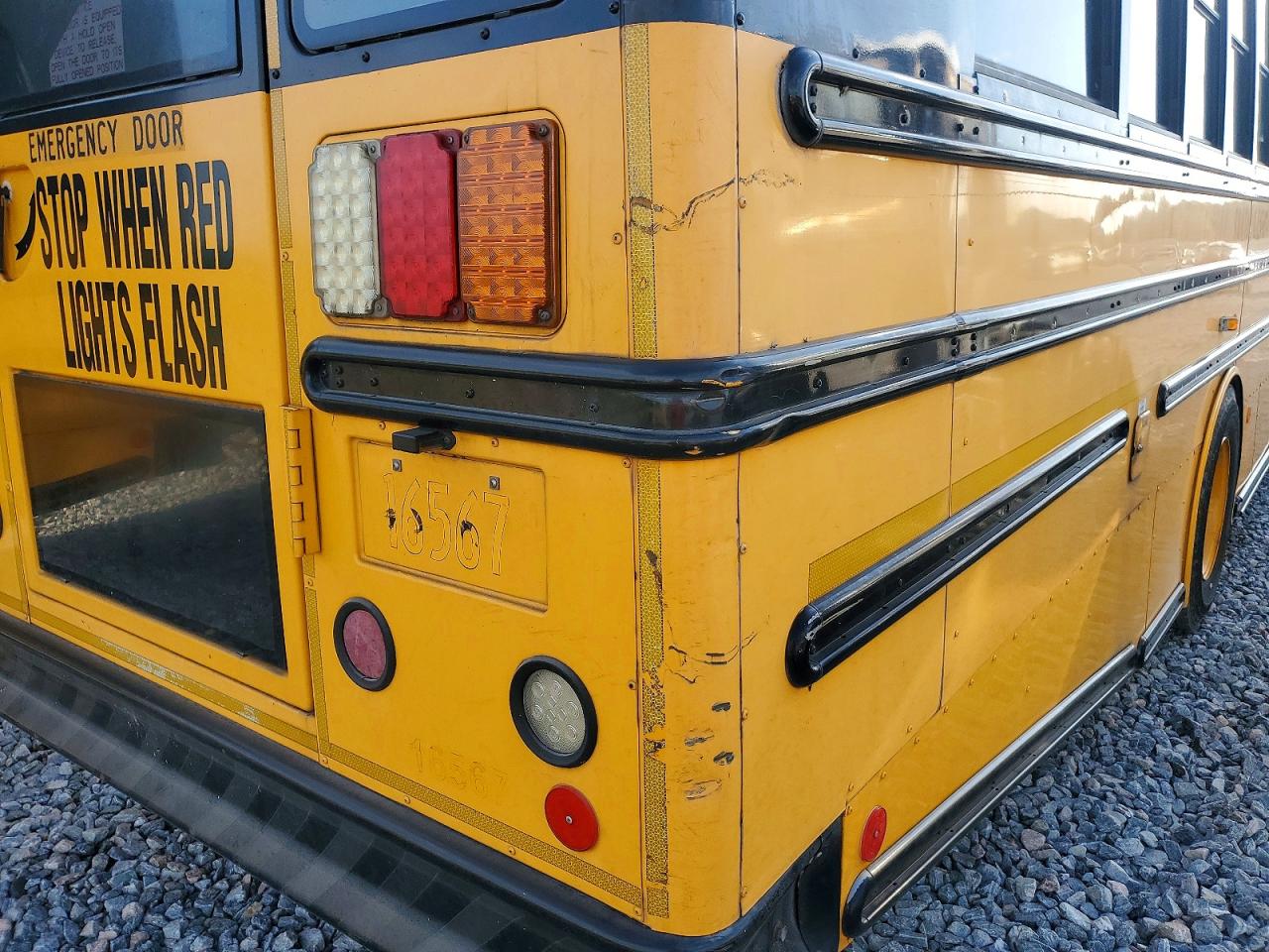2009 THOMAS SAF-T-LINE