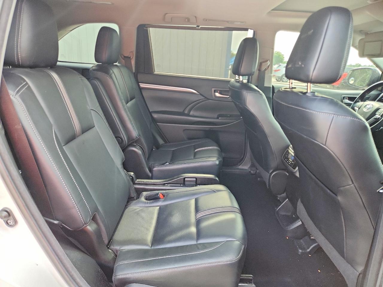 2017 TOYOTA HIGHLANDER