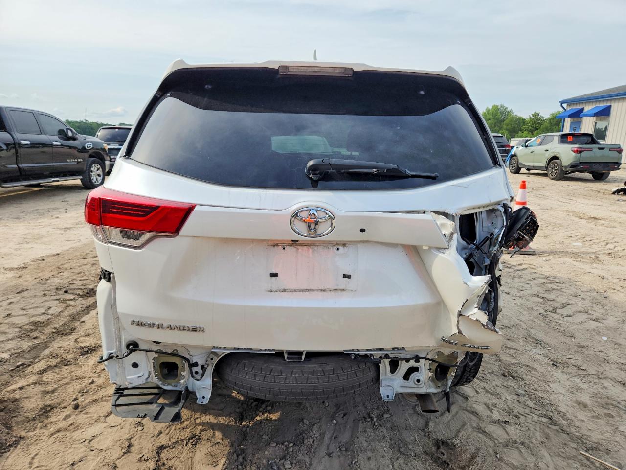 2017 TOYOTA HIGHLANDER