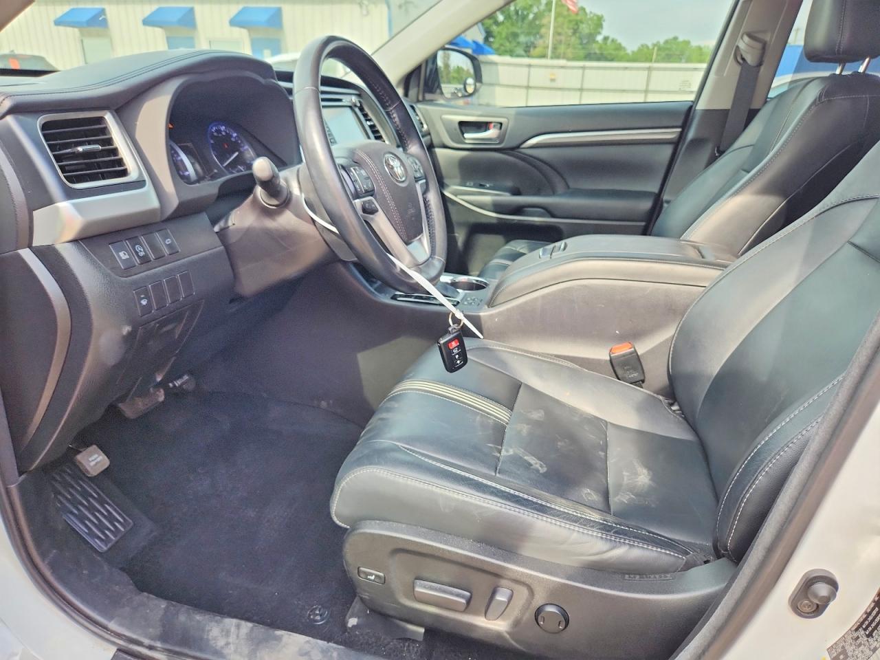 2017 TOYOTA HIGHLANDER
