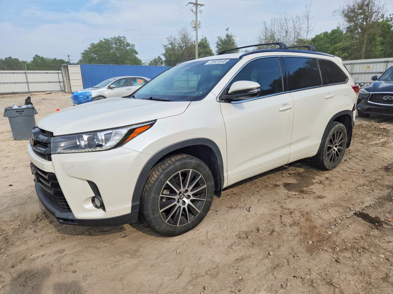 2017 TOYOTA HIGHLANDER
