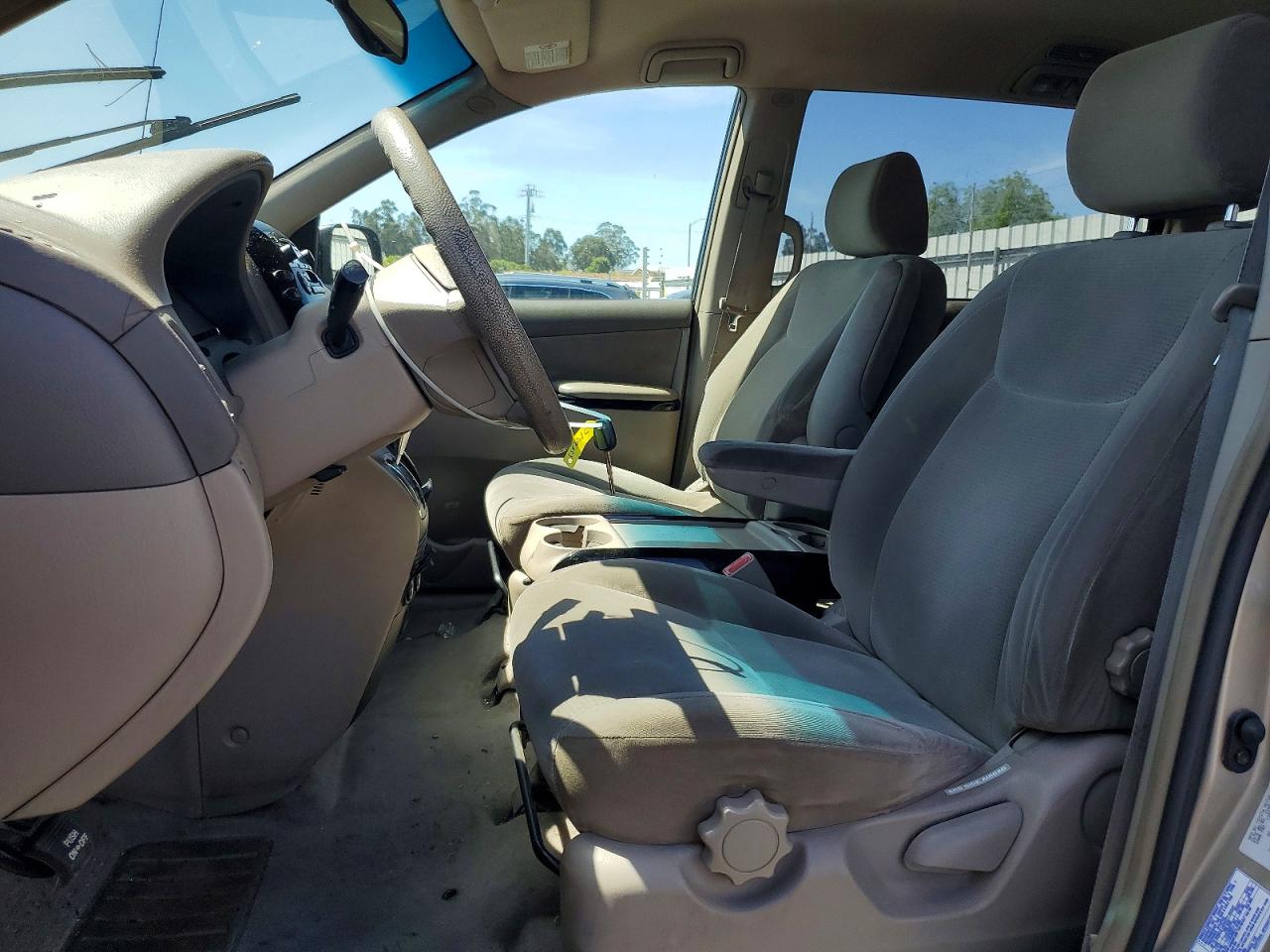 2004 TOYOTA SIENNA