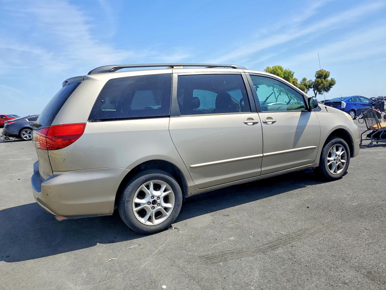 2004 TOYOTA SIENNA