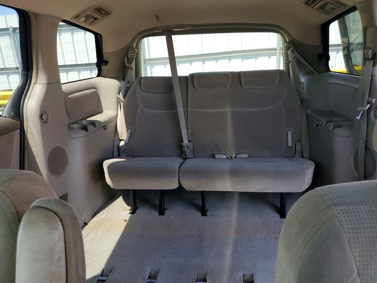 2004 TOYOTA SIENNA