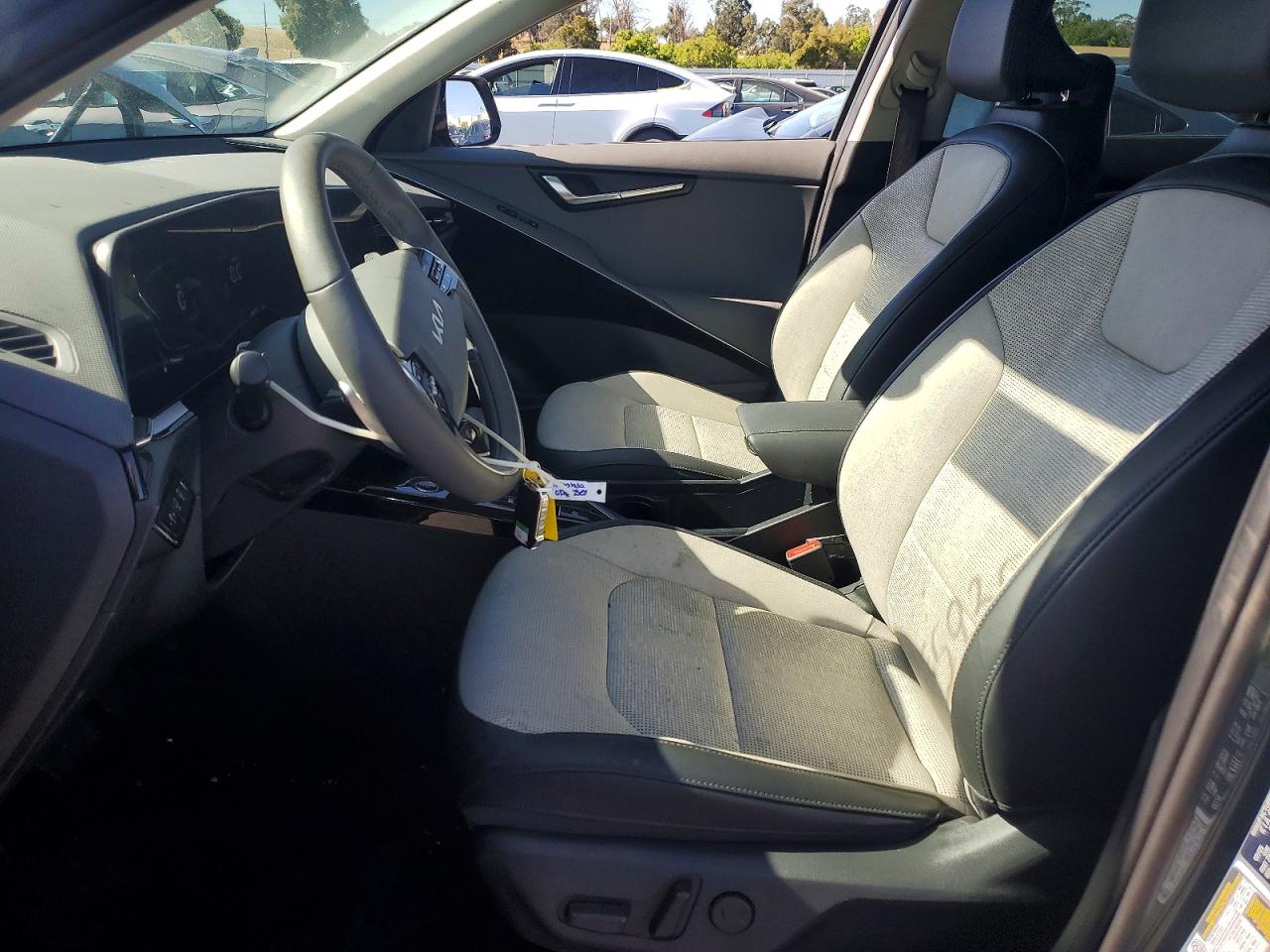 2025 KIA NIRO