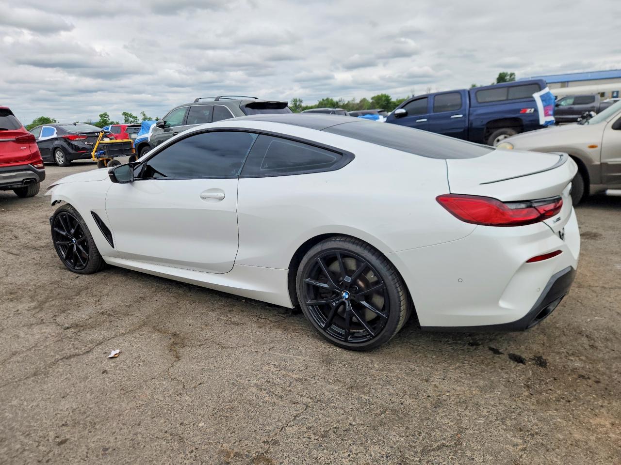 2024 BMW M8
