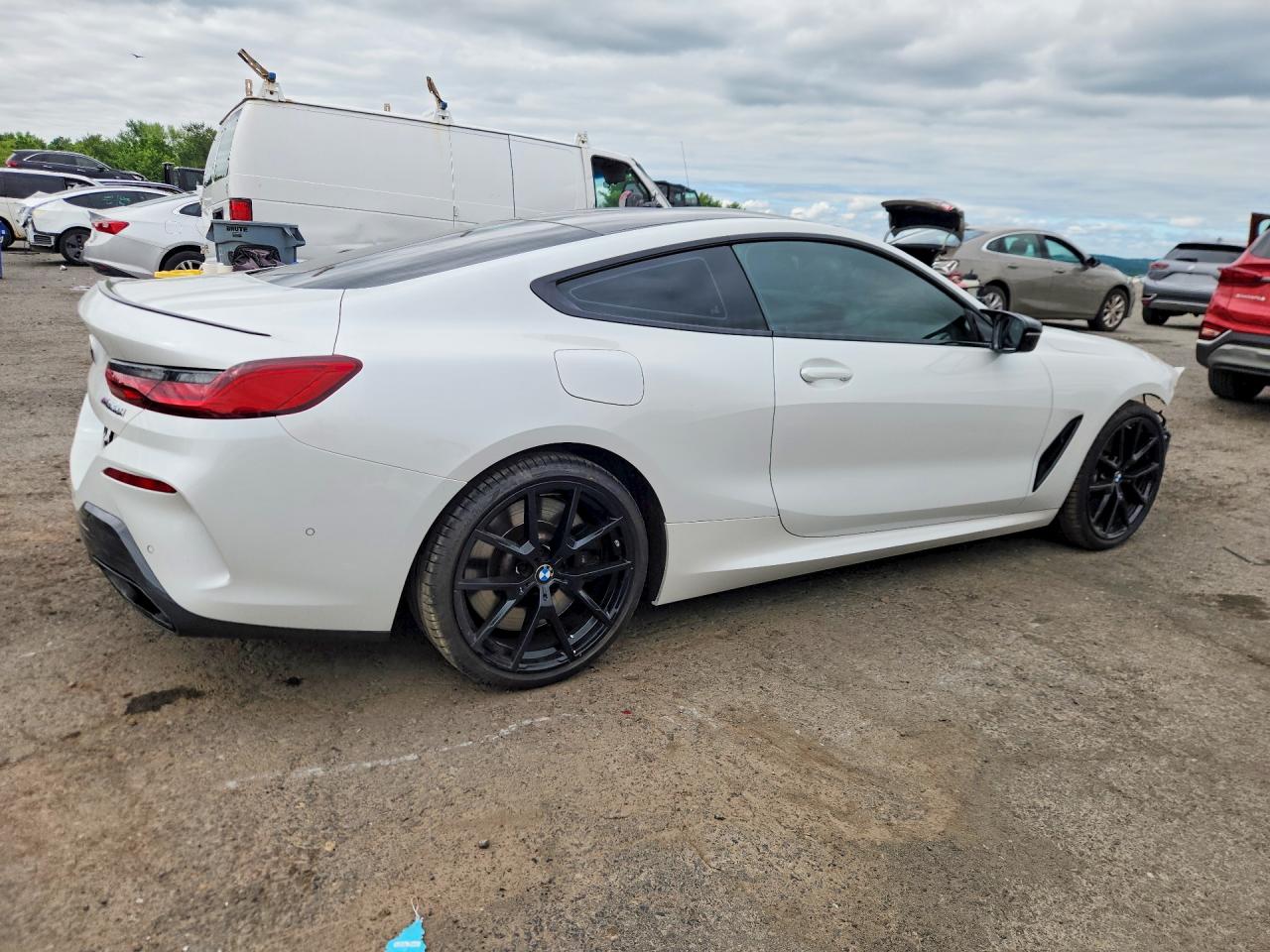 2024 BMW M8