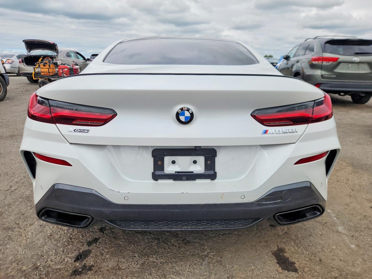 2024 BMW M8