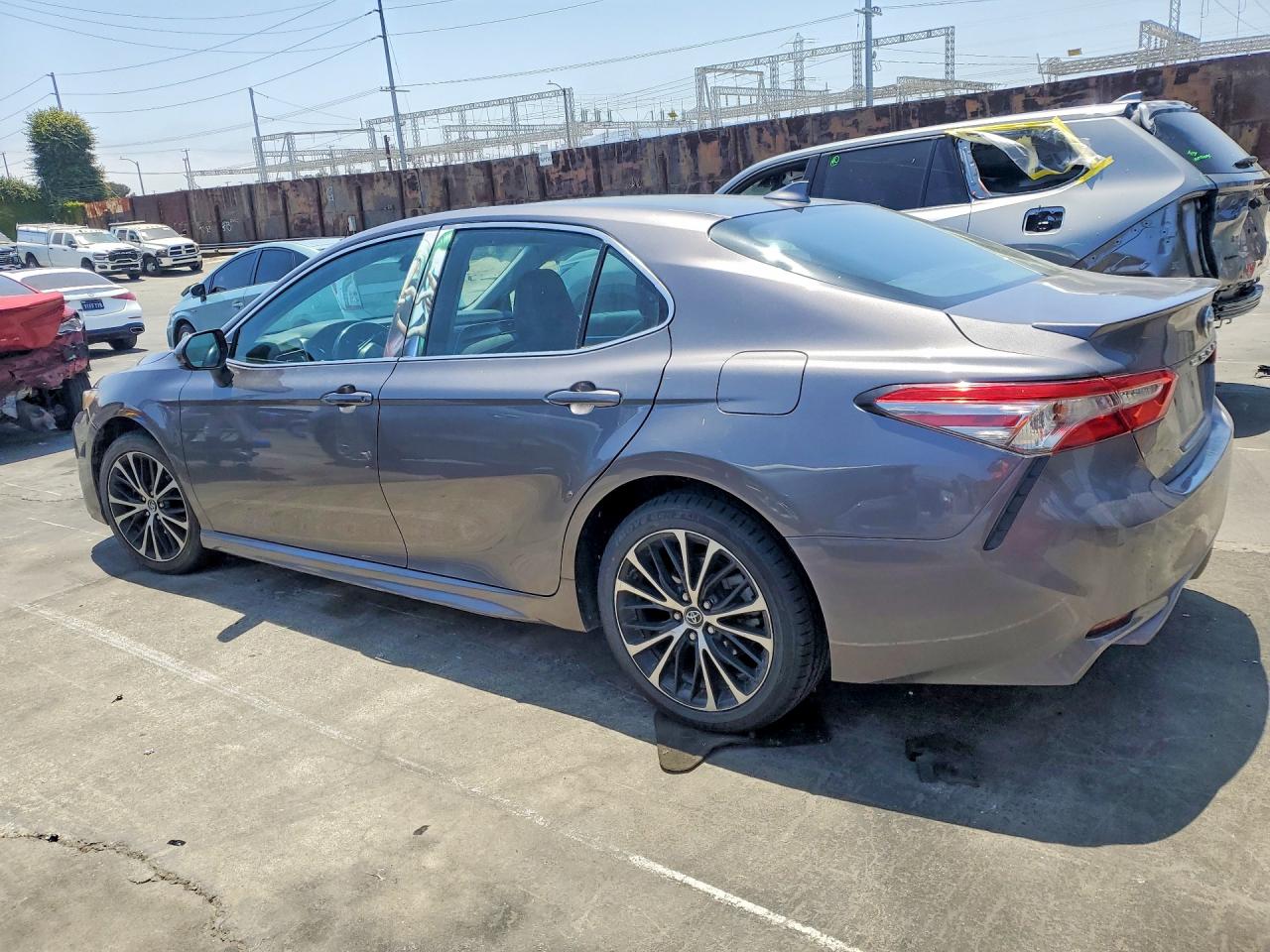 2019 TOYOTA CAMRY
