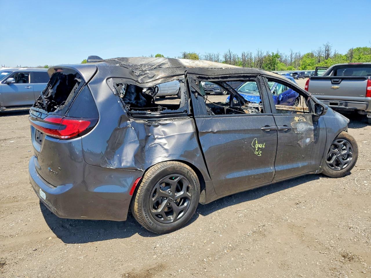 2022 CHRYSLER PACIFICA