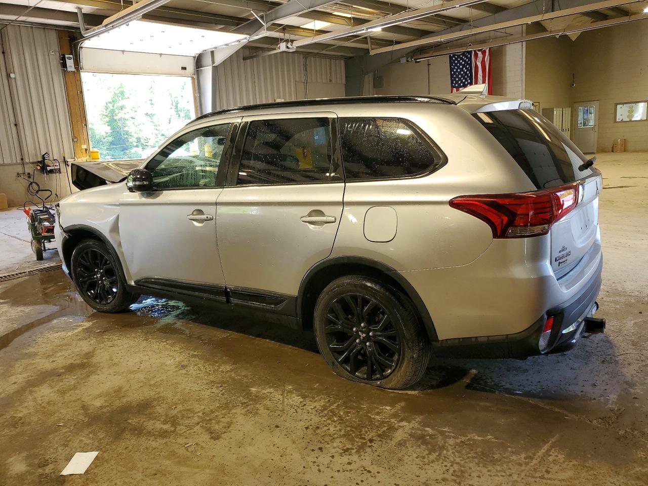 2018 MITSUBISHI OUTLANDER