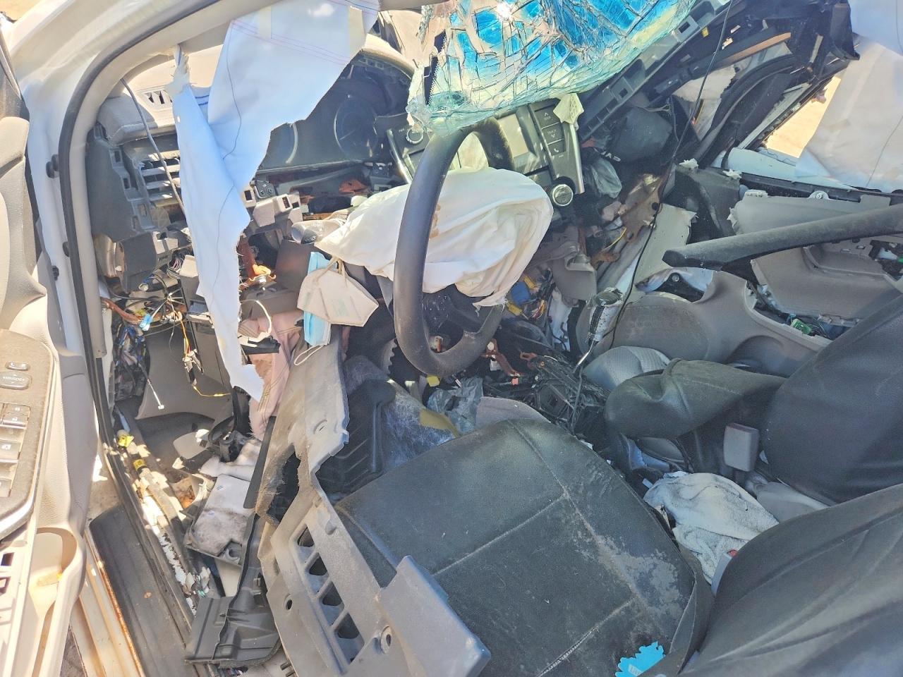 2016 TOYOTA CAMRY SOLA