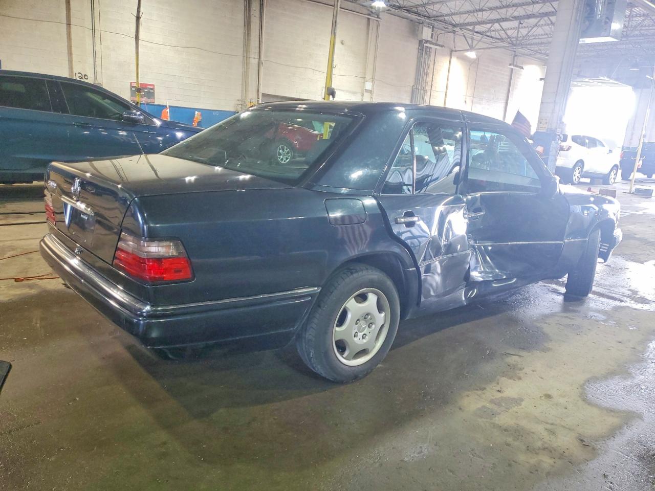1995 MERCEDES-BENZ E-CLASS