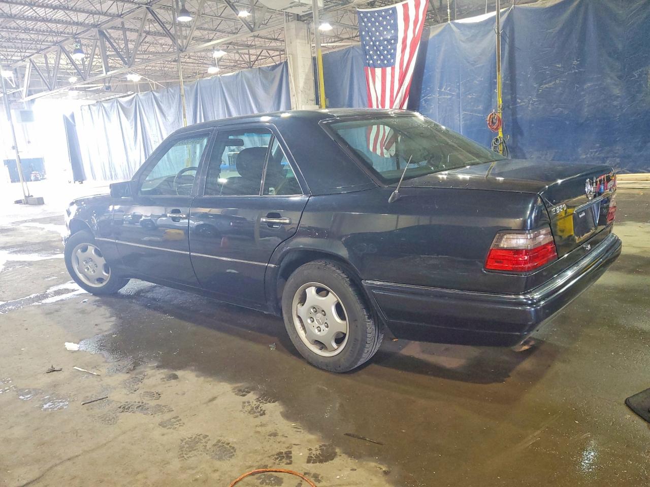 1995 MERCEDES-BENZ E-CLASS