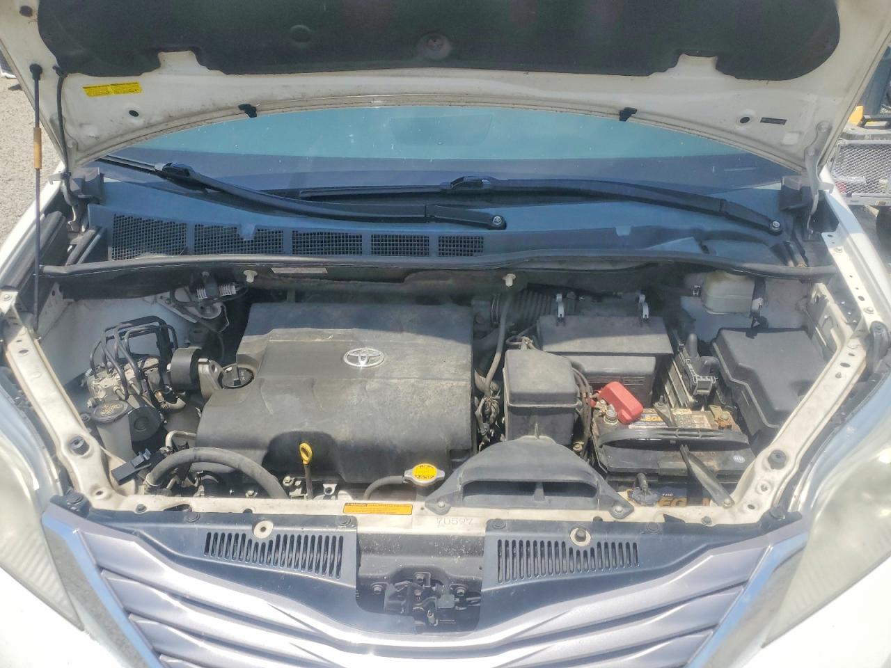 2015 TOYOTA SIENNA