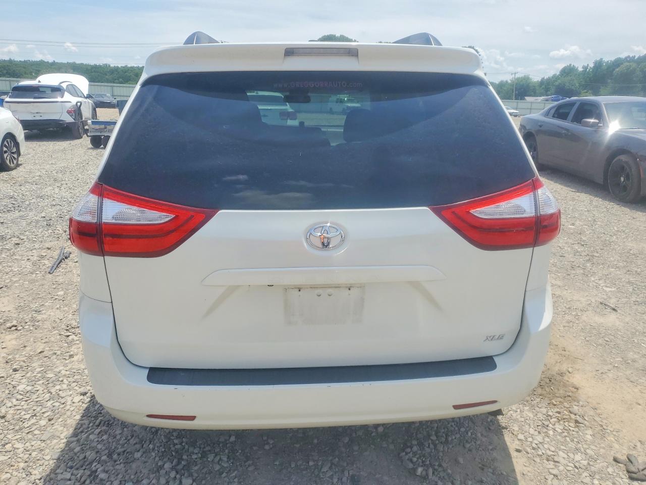 2015 TOYOTA SIENNA
