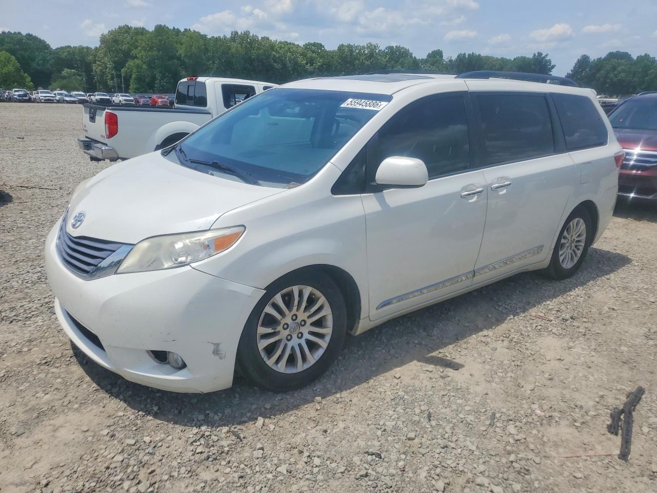 2015 TOYOTA SIENNA