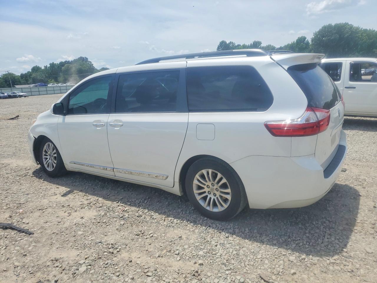 2015 TOYOTA SIENNA
