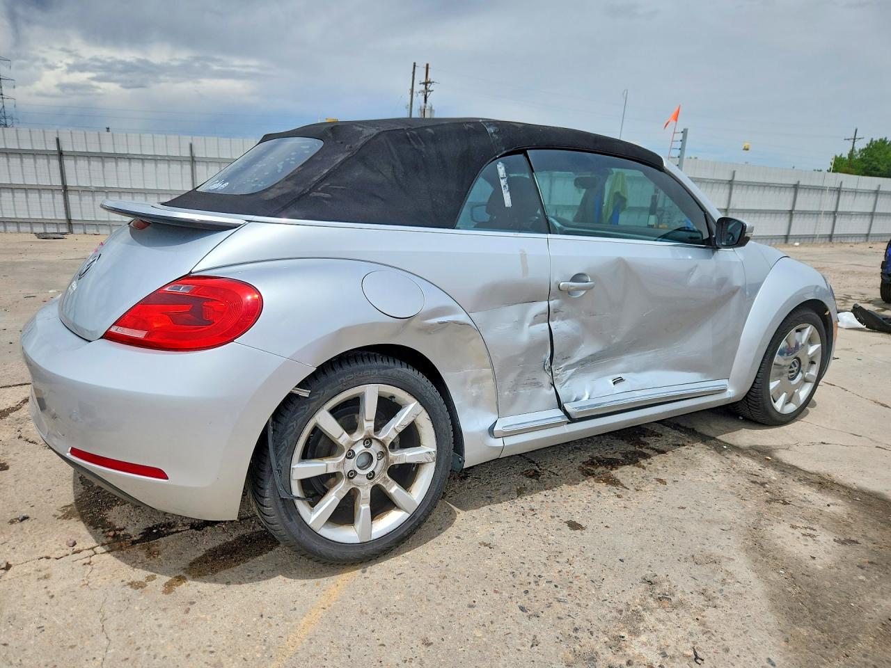 2013 VOLKSWAGEN BEETLE