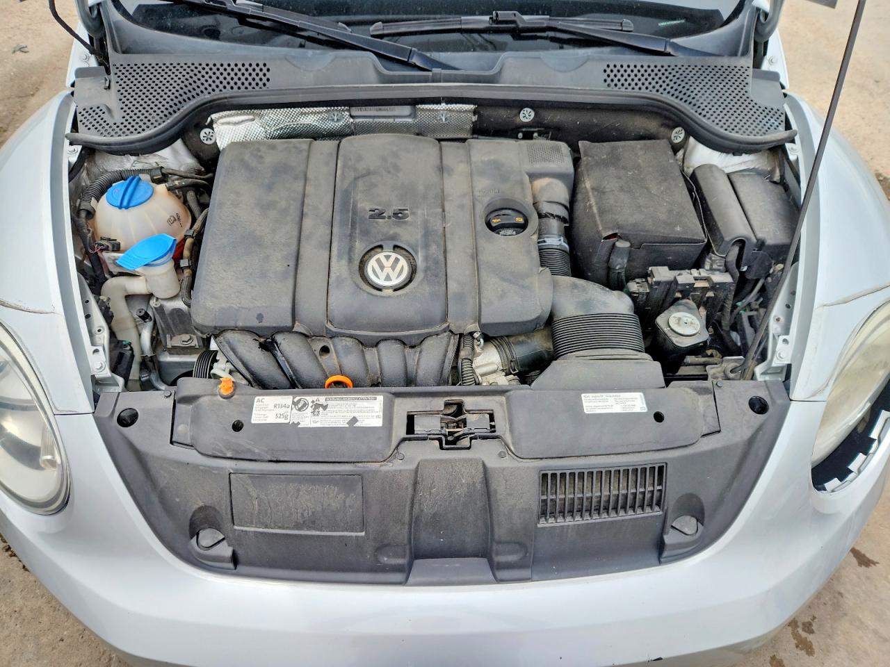 2013 VOLKSWAGEN BEETLE