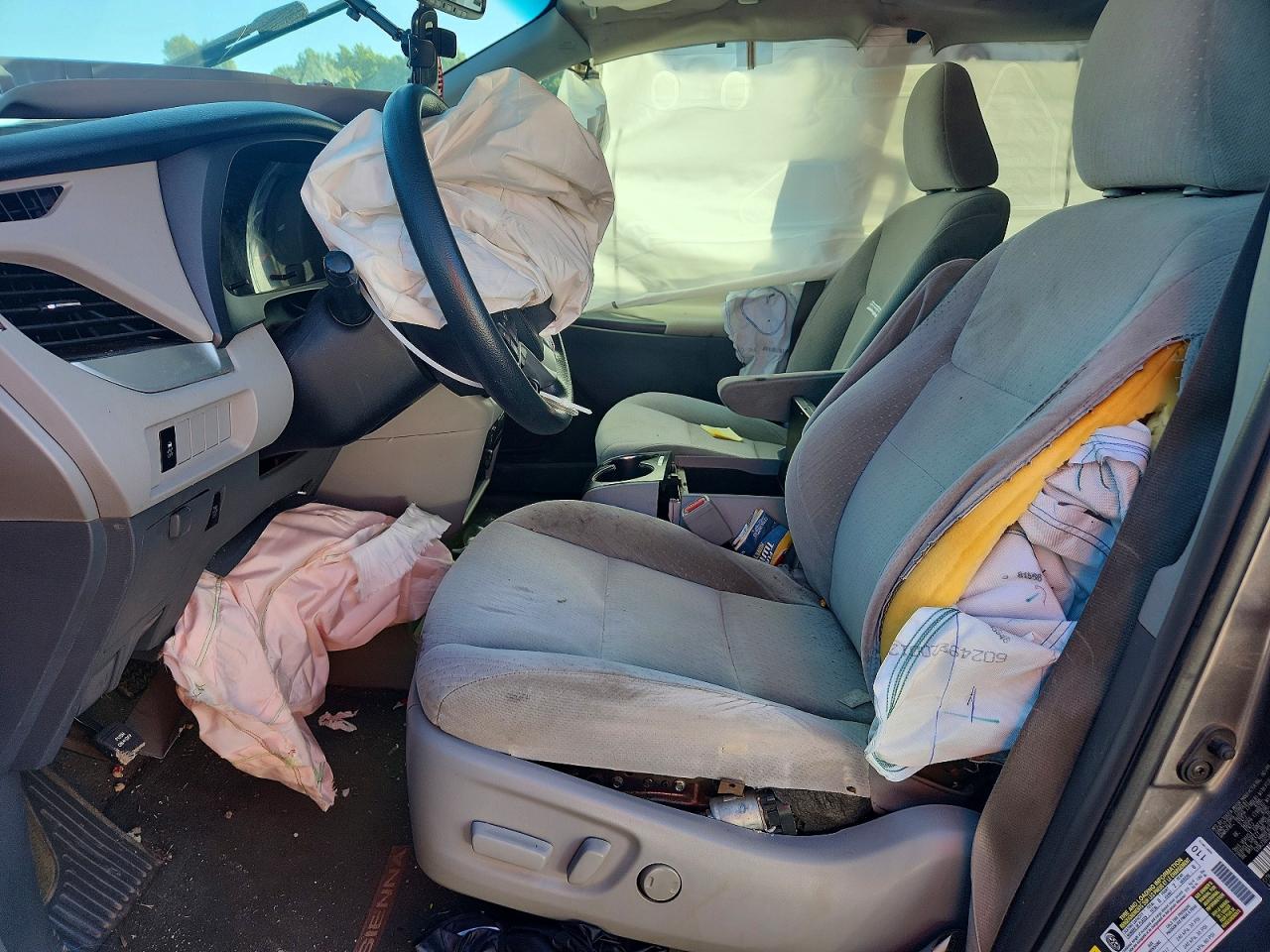 2017 TOYOTA SIENNA