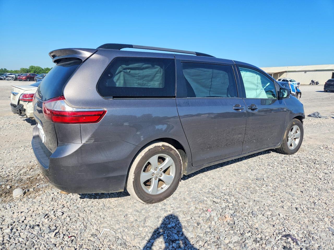 2017 TOYOTA SIENNA