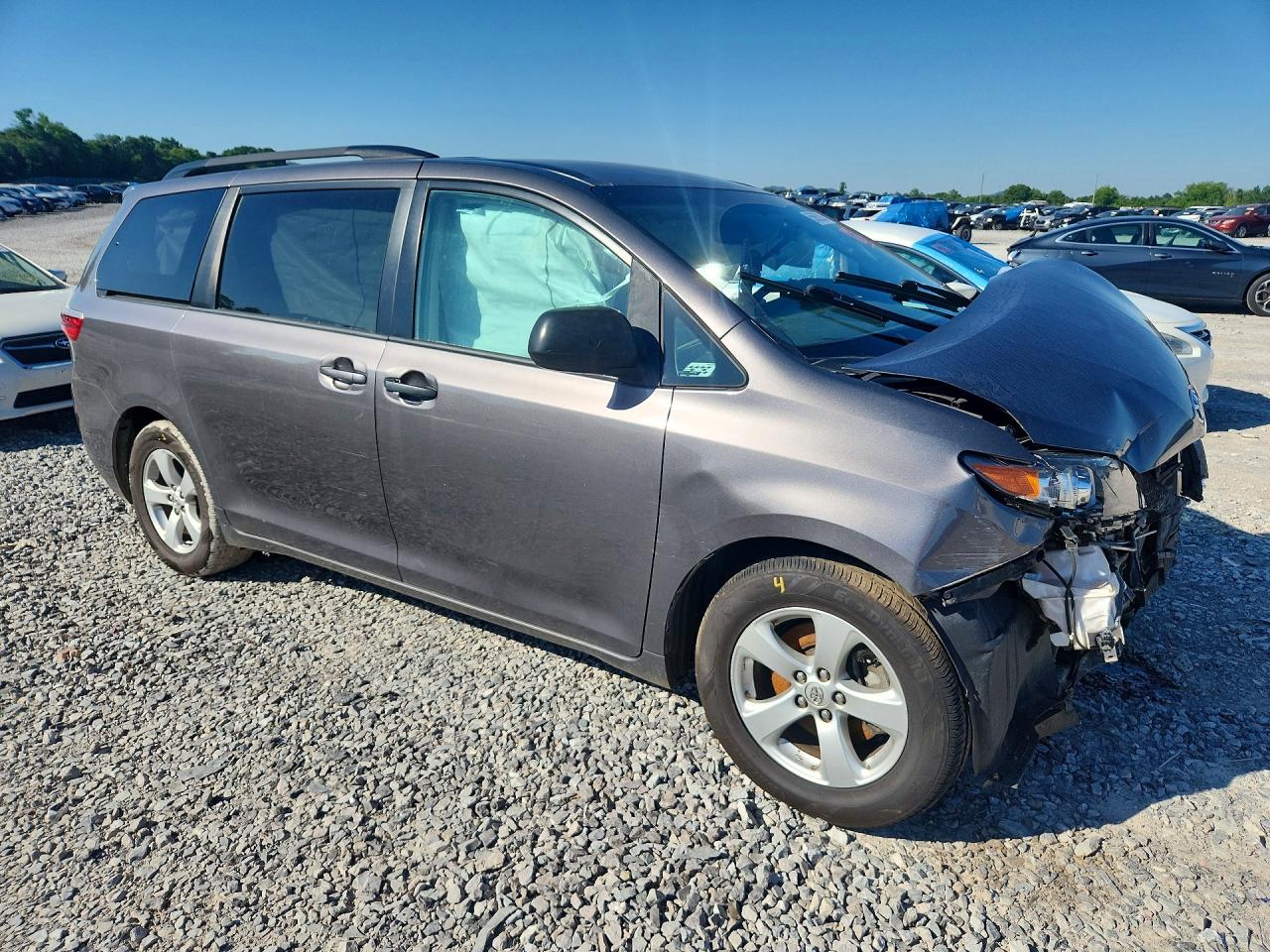 2017 TOYOTA SIENNA