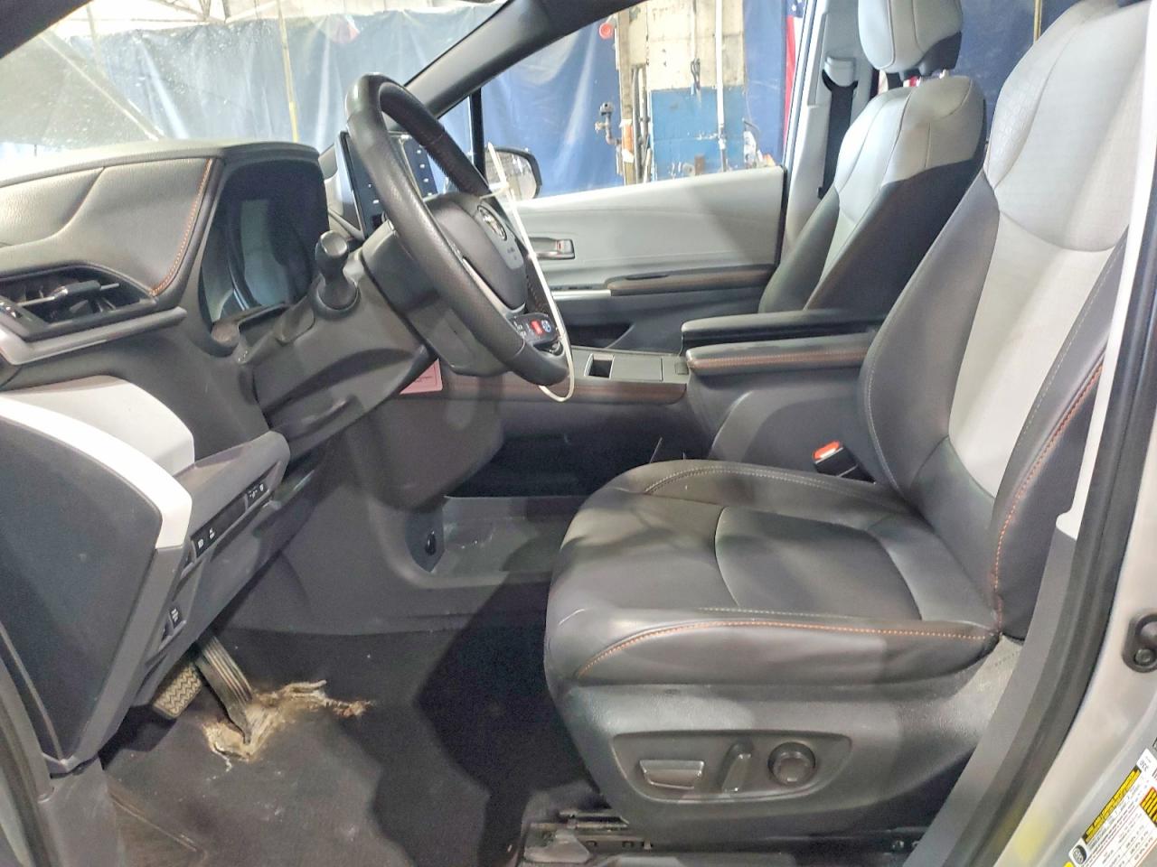 2023 TOYOTA SIENNA