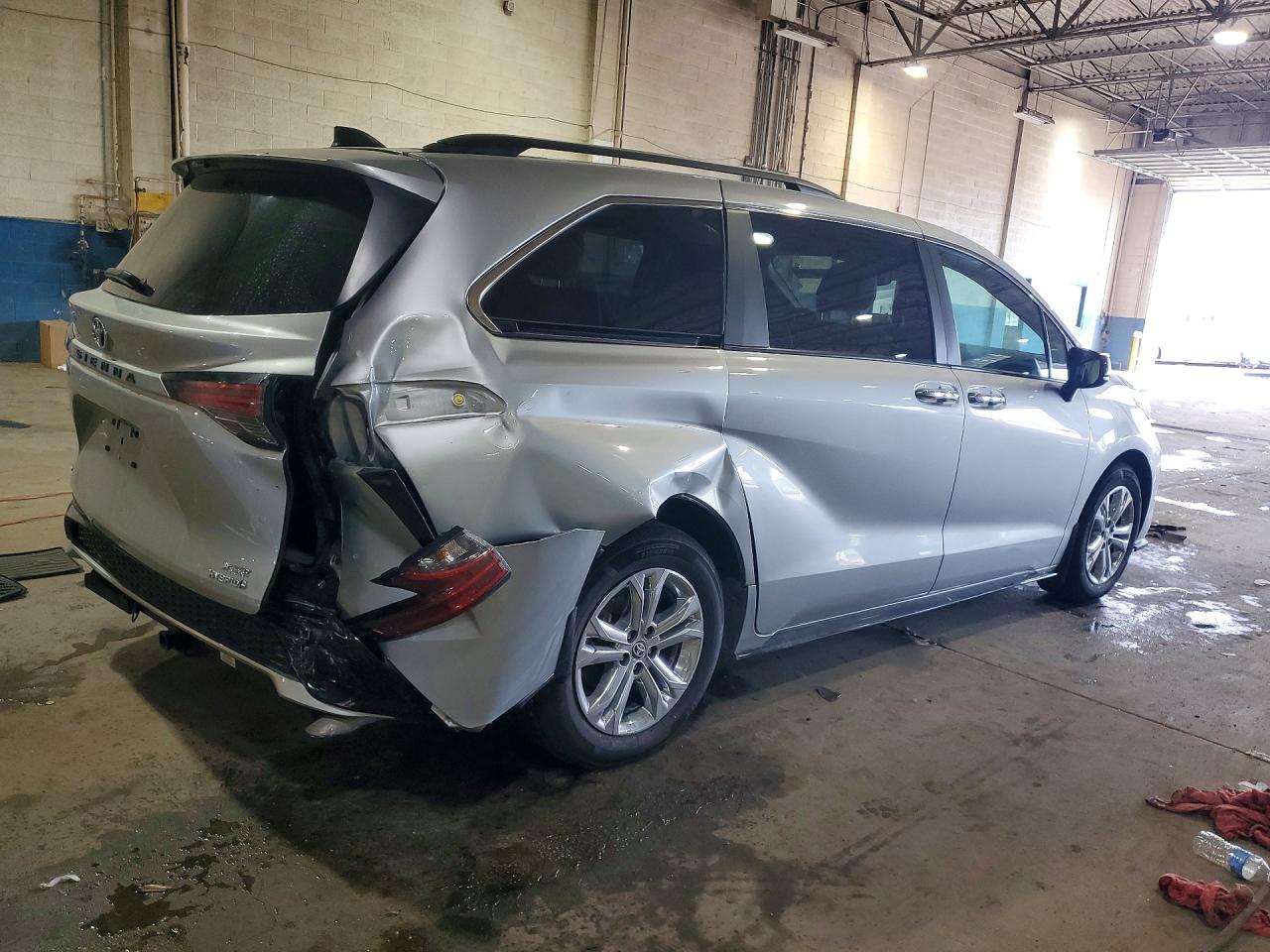 2023 TOYOTA SIENNA